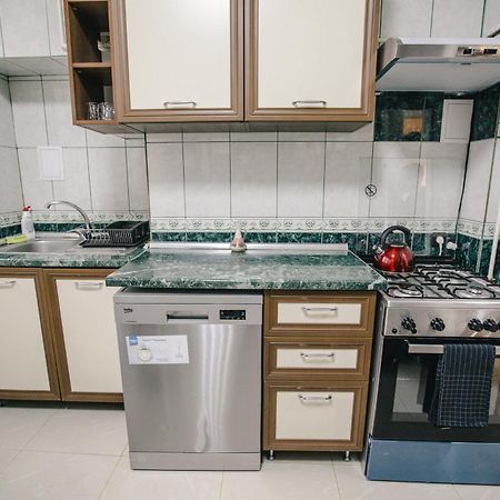 Spacious City View Apartment With Balcony Bucharest Luaran gambar
