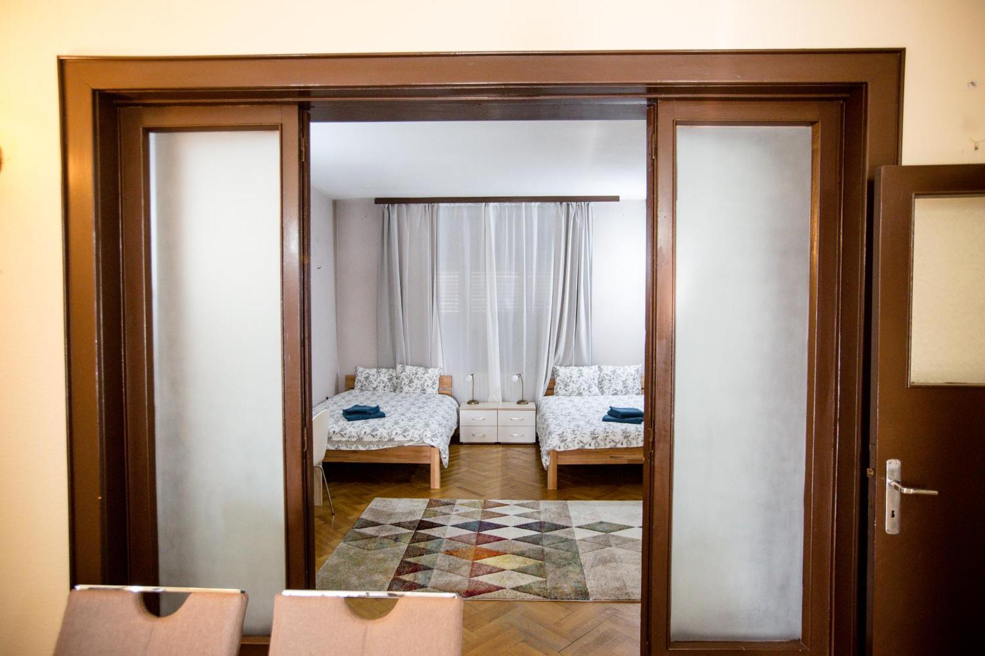 Spacious City View Apartment With Balcony Bucharest Luaran gambar