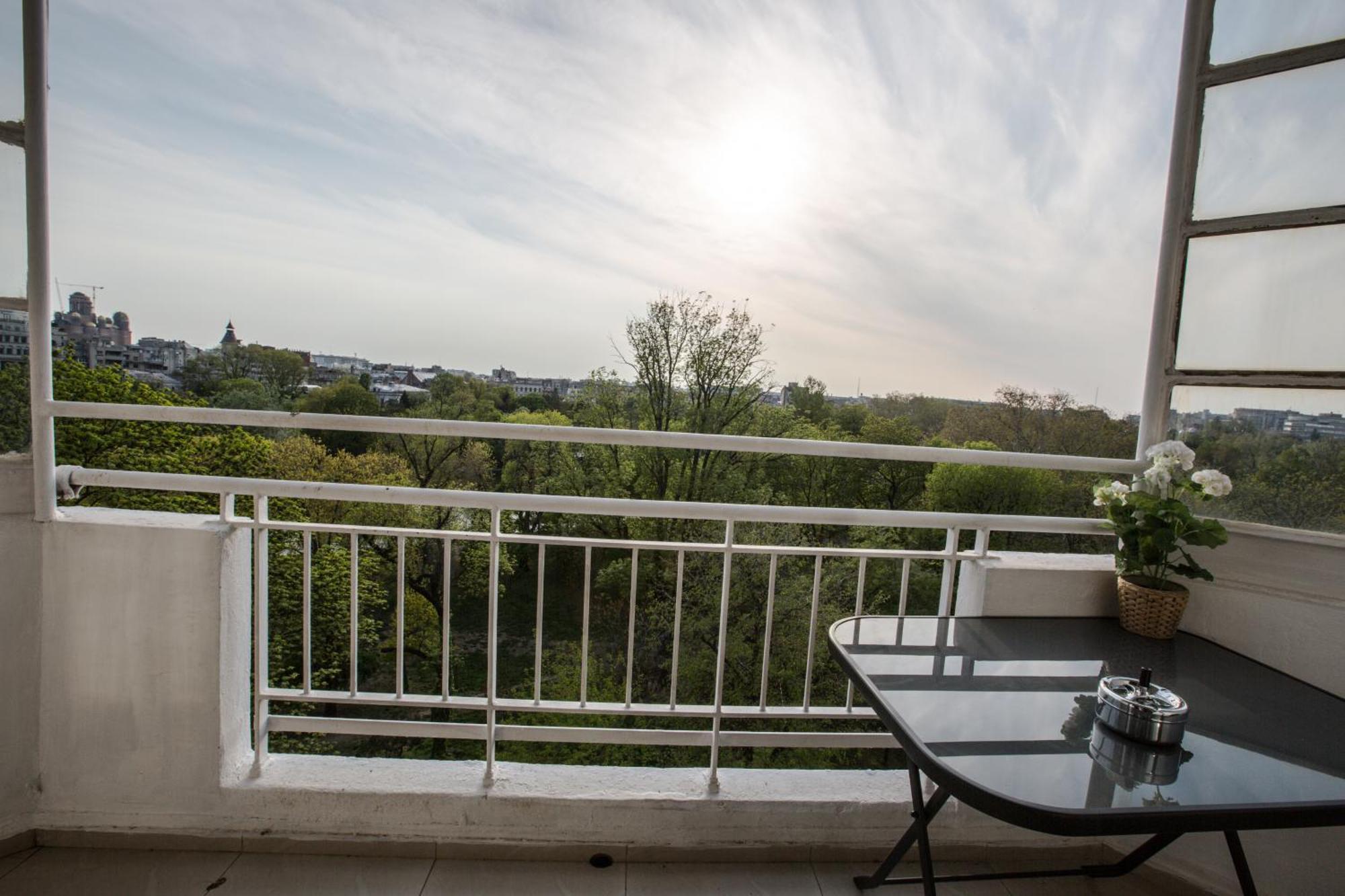Spacious City View Apartment With Balcony Bucharest Luaran gambar